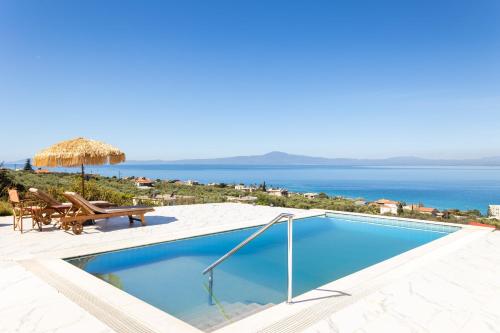 Seaview Heaven - Poolside Bliss by the beach - Location saisonnière - Almirón