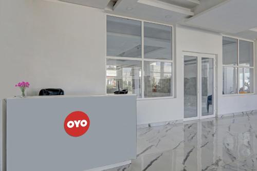 OYO Flagship Ck Inn Near Chaudhary Charan Singh International Airport