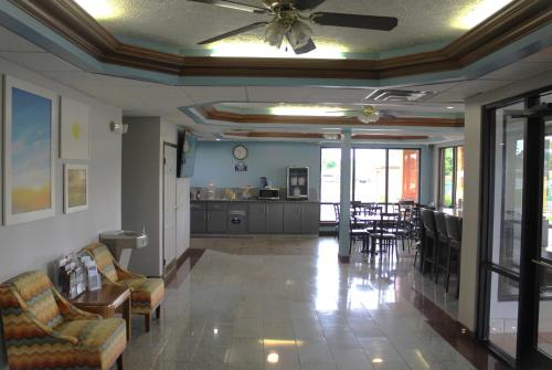 Days Inn by Wyndham Franklin in Franklin, USA