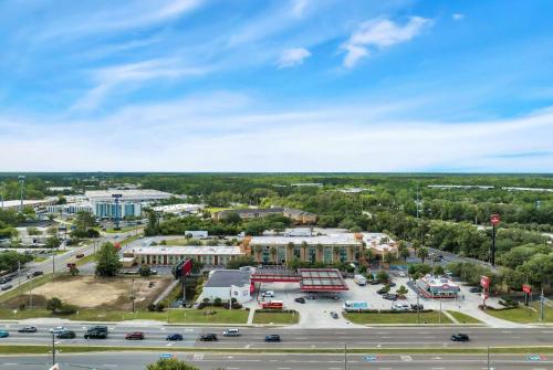 Ramada by Wyndham Jacksonville I-95 by Butler Blvd in Jacksonville, USA