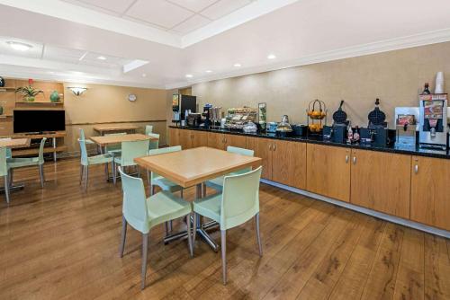 La Quinta by Wyndham West Palm Beach Airport in West Palm Beach, USA