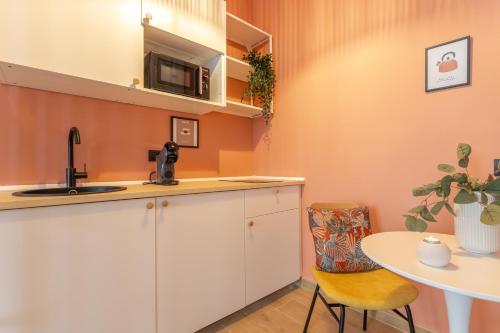 YCH-Ambra Apartments a San Giovanni, Roma (foto 3)