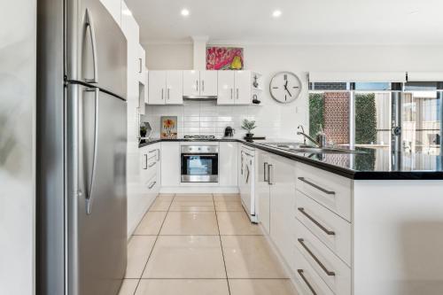 Konyha, Enfield Executive in Gepps Cross