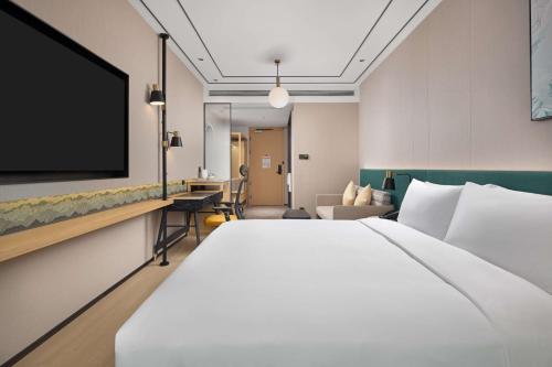 room detail thumbnail 1