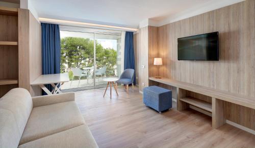 Hipotels Bahia Cala Millor - image 4