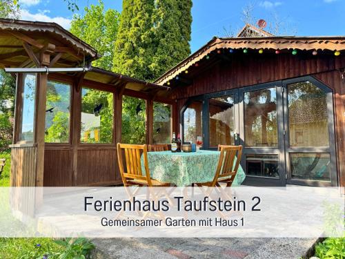 Ferienhaus Taufstein - direkt am Vulkanradweg - Platz für 12 Personen - mit Garten