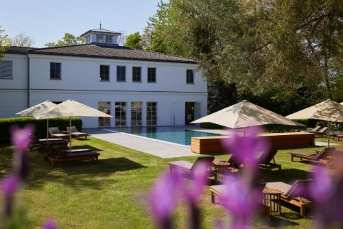 Swimming pool, Strandhotel Zingst in Zingst