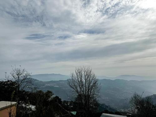 LOKAL Rooms x Murree Valley View, Murree (photo 10)