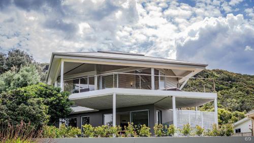 Instalaciones, 'A Beachside Getaway - 8' by HolidayCo in Killcare