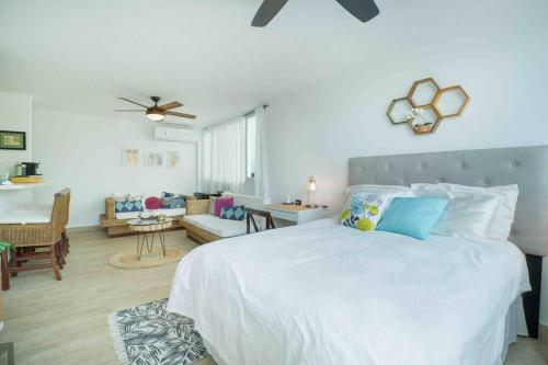 Beachfront Paradise Isla Verde - image 6