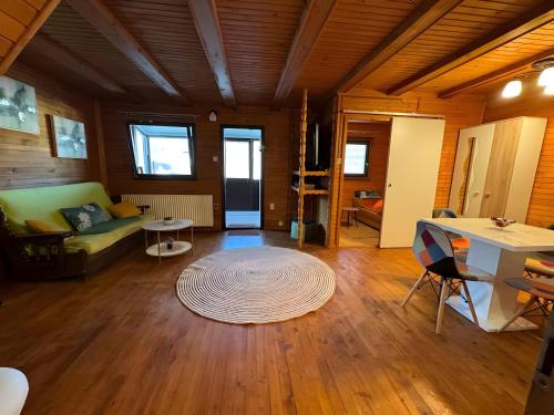 Holiday Home Ana with Sauna, Jacuzzi & Playground in 沙加薩多耶