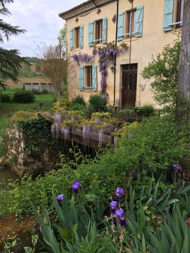 ChezLeMoulin Bed and Breakfast chambre d'hôte Castelnau-Picampeau