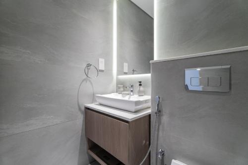 Nasma Luxury Stays-Laya Heights Studio City - image 6