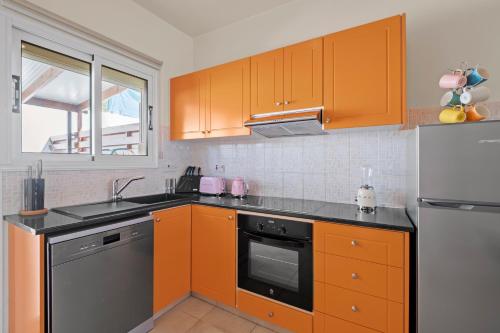 Orange Bliss Townhouse by Nomads, Peyia (Foto 6)