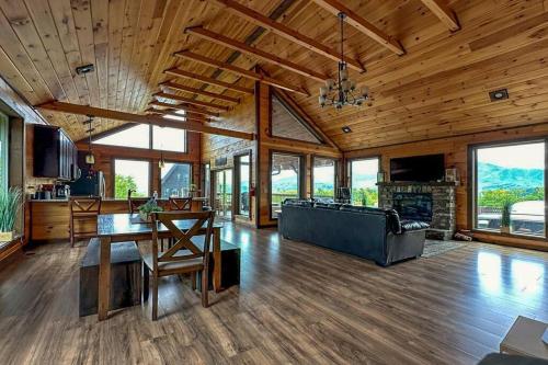 MtView close to Pkwy SLPS 10 3Bd-3Ba Game Room in Gatlinburg, USA