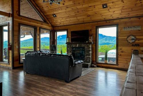 MtView close to Pkwy SLPS 10 3Bd-3Ba Game Room in Gatlinburg, USA