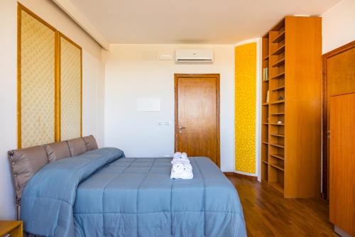 Triple Room with Sea View image 7