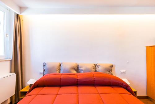 Small Double Room image 8