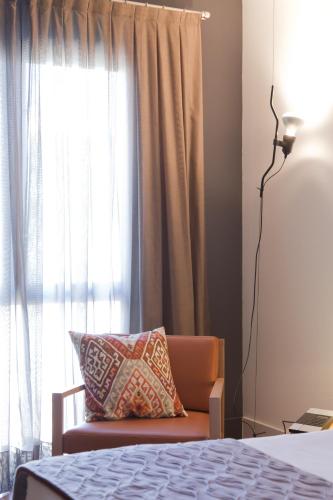 Superior Twin Room image 6