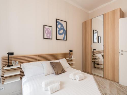 The Best Rent - Spacious one-bedroom apartment near Colosseum 2