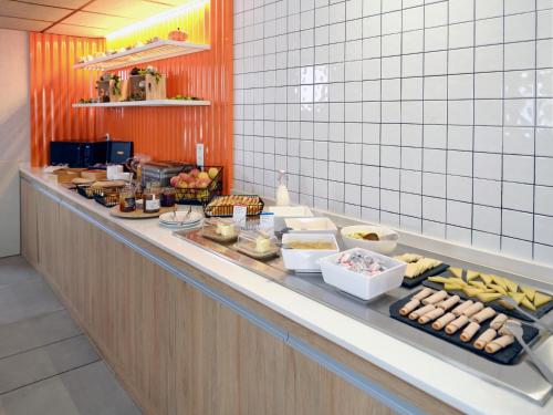 Food and beverages, ibis budget Toulouse Colomiers in Colomiers