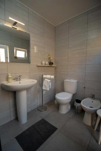 Bathroom, Urban Beach - Casa Amarela in Vale de Covo