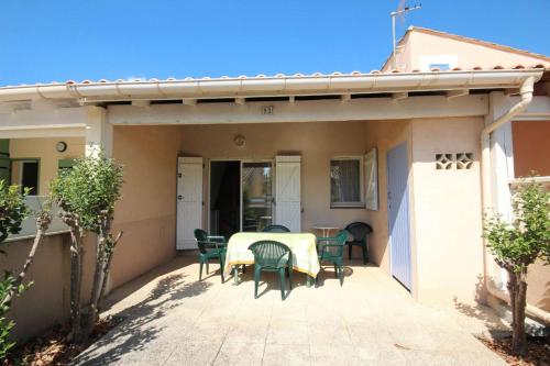 Maison de vacances dans résidence MARINES avec piscine commune, 4 à 5 couchages, 250 m de la mer à PORTIRAGNES Plage LRMA52A - Location, gîte - Portiragnes