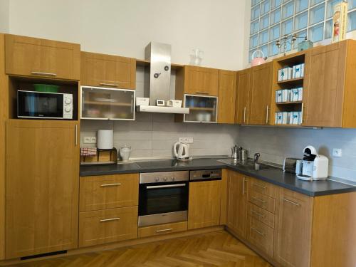 Valentinka Minutes away from Charles Bridge