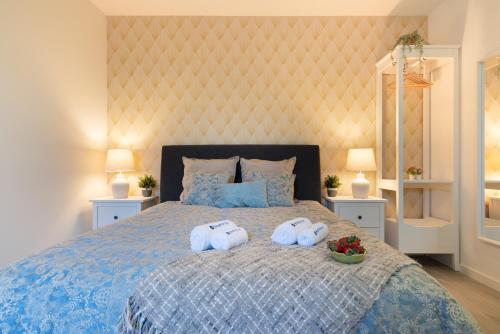 Host Wise - Central Private Flats - Terrace 3