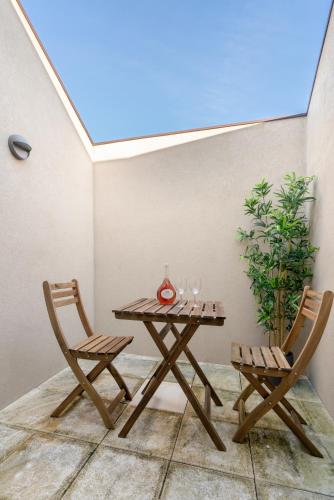 Host Wise - Central Private Flats - Terrace 4
