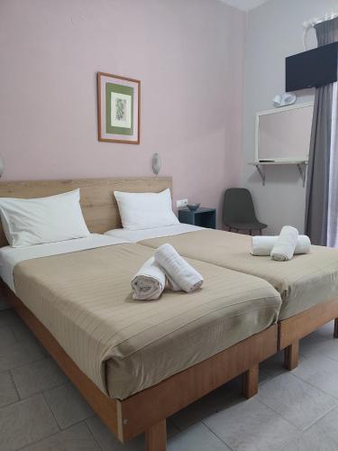 Economy Double Room image 4