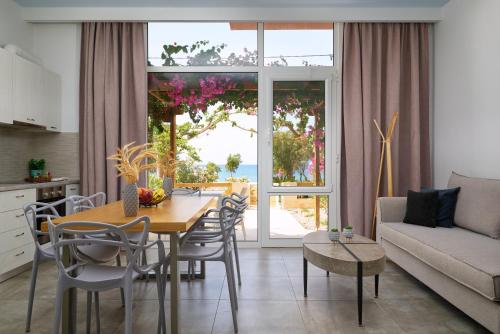 2 bedrooms, 4 beds
