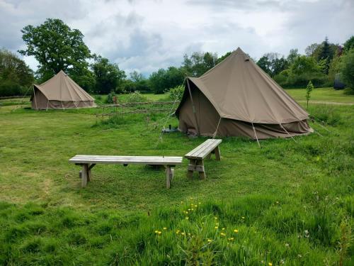 Gaggle of Geese Pub - Shepherd Huts & Bell Tents