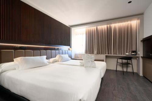 Hotel Bécquer - main image