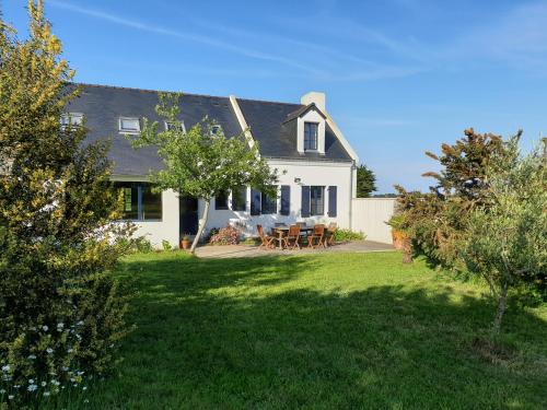 Maisons de vacances 4* à Belle ile en Mer, 5 chambres, 2 salles de bains, avec jardins privatifs