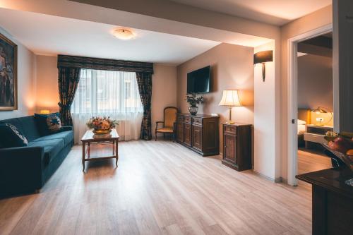 Hotel Julian - image 3