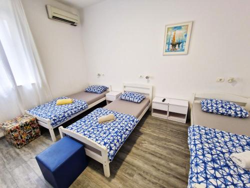 CroParadise Hostel - image 2