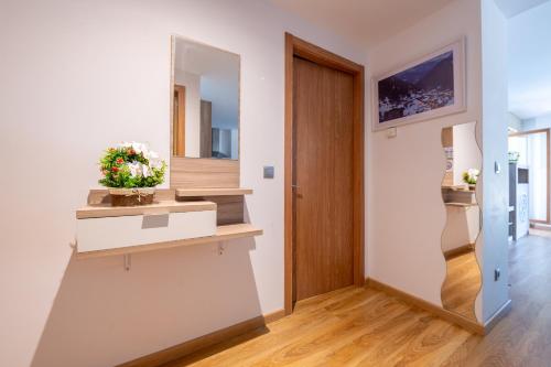 Előcsarnok, Barthe Holidays I Apartamento moderno en Arinsal 6PAX a pie de pistas I Balcon con vistas y parking  in Arinsal