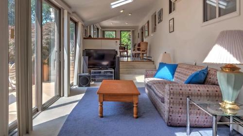 Közös társalgó / TV, Villa Lalam in Tuckahoe (NY)