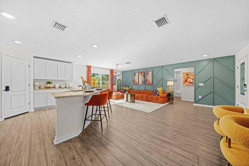 Brand New Theme House w Game Room - Encanta Magical in Palm Bay, USA