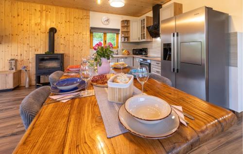 Kitchen, Amazing Home In Bukovac Perusicki With Sauna in Perušić