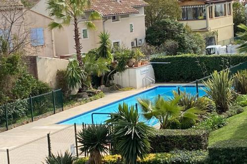 Cosy apartment 7 minutes walk from the sea! gîte à louer Golf Cannes Mandelieu