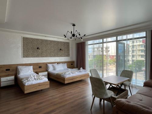 1 double bed, 1 twin bed, 1 sofa bed