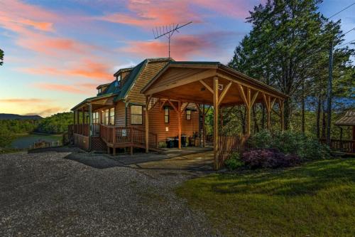 Lakefront Retreat With Mountain Views, Private Boat Launch And Dock Lakefront Retreat With Mountain Views, Private Boat Launch And Dock