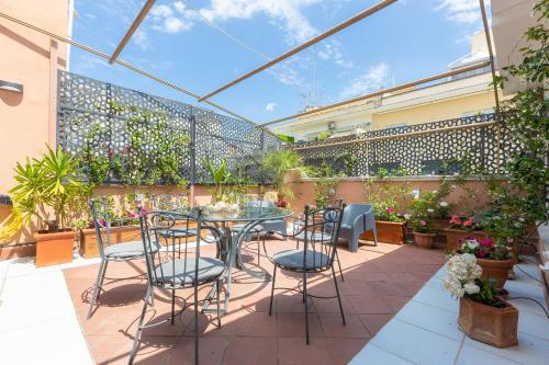Tre Lune Penthouse by Rental in Roma, Рим