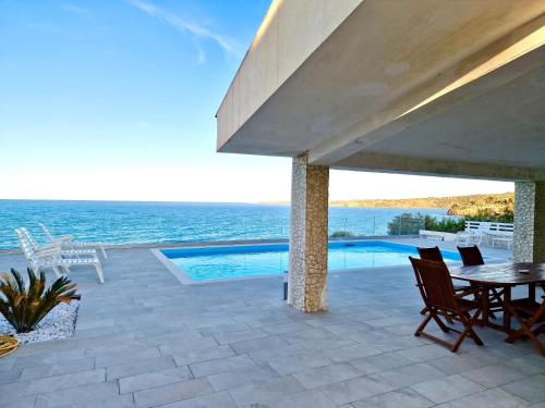 Villa Daniela - Villa con piscina privata e discesa a mare tra Catania e Siracusa, Augusta (foto 5)