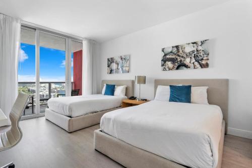 Panoramic views Studio on the 27th floor Beachwalk in Hollywood, USA