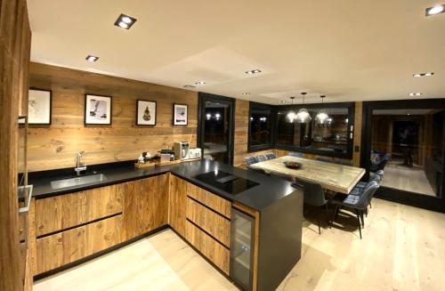 Chalet Aguila - Jacuzzi et sauna panoramique - Construit en 2023 Chalet Aguila - Jacuzzi et sauna panoramique - Construit en 2023