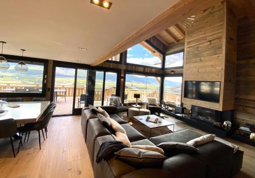 Chalet Aguila - Jacuzzi et sauna panoramique - Construit en 2023 Chalet Aguila - Jacuzzi et sauna panoramique - Construit en 2023