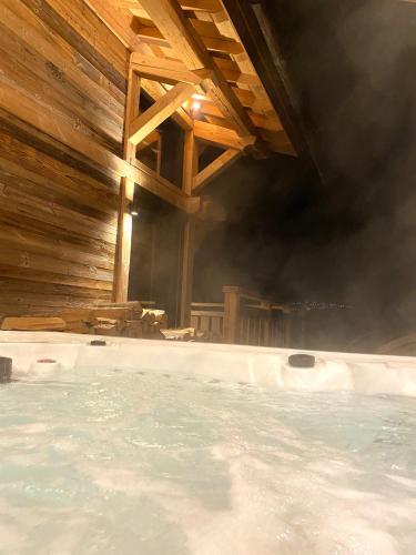 Chalet Aguila - Jacuzzi et sauna panoramique - Construit en 2023 Chalet Aguila - Jacuzzi et sauna panoramique - Construit en 2023